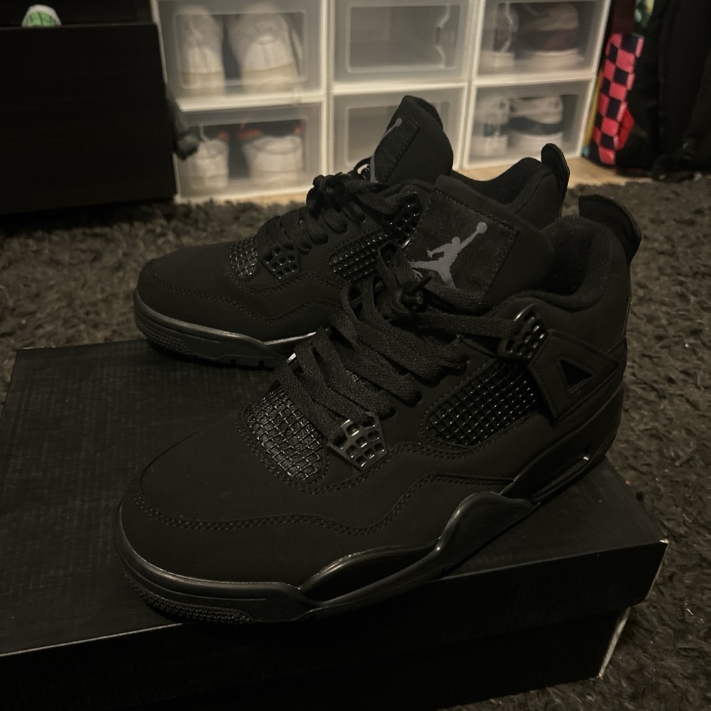 Brand new Jordan 4 black cats !!!